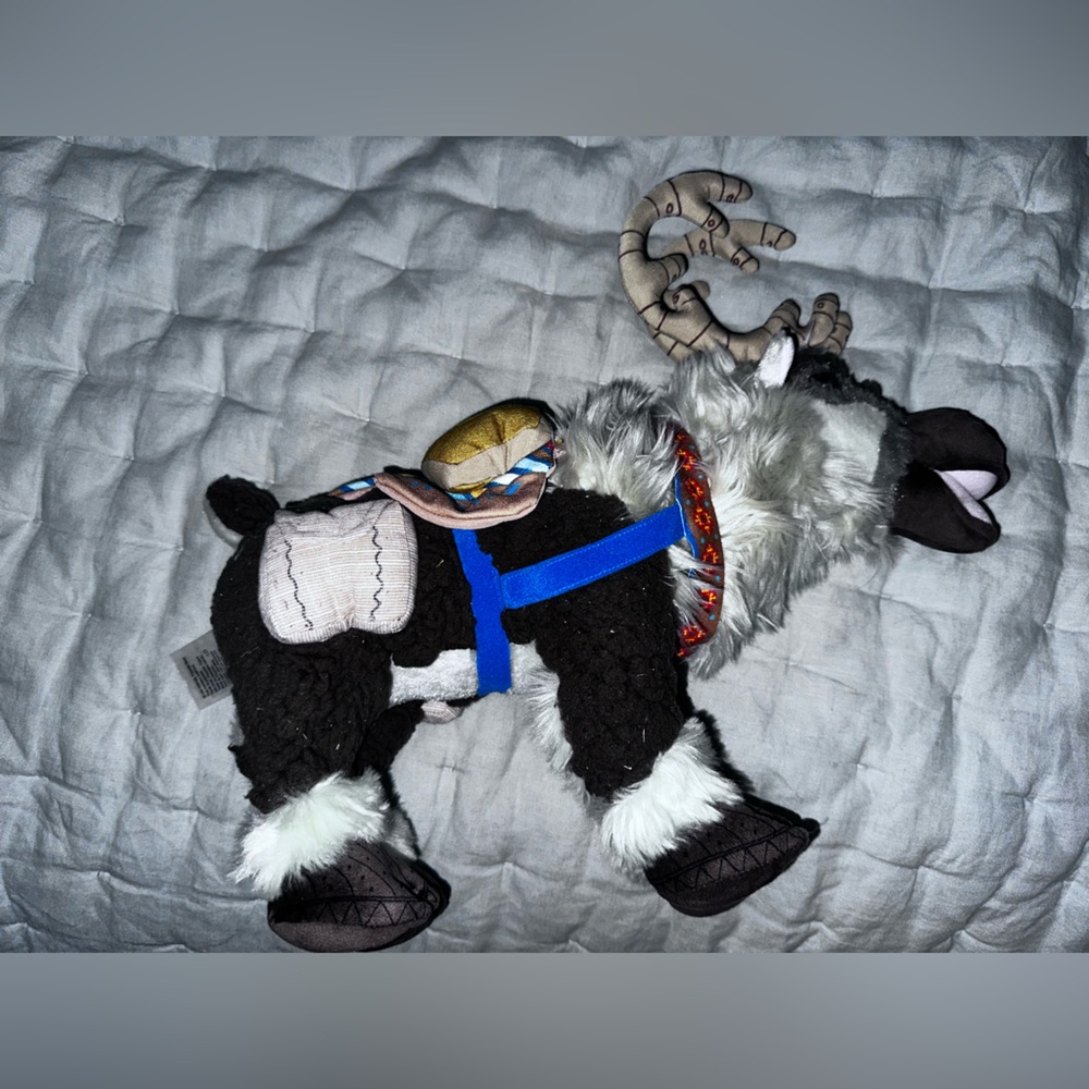 Disney Frozen Sven reindeer frozen musical merch wandering oaken cloaken nwot